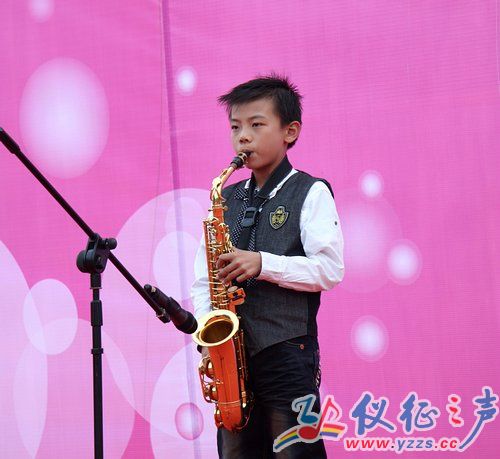 萨克斯独奏《天路》 选送单位 育才小学 摄影:仪征之声 赵明茗-备战