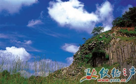 新集农民新居 庙山汉墓 登月湖风光 捺上地质公园石柱奇观 铜山风光 按照扬州市政府有关通知要求和《扬州市特色小镇创建指南》,近日,仪征市结合新型城镇化发展和特色小镇培育现状,组织上报新集医养游小镇、月塘康养小镇、铜山体育健康小镇作为首批“扬州市级特色小镇”创建申报单位。 此次申报的三家单位围绕特色小镇的规划方案、建设计划、开发主体、扶持举措及其他基本情况等方面编制了申报材料。 特色小镇的建设培育,可以集聚人才、技术、资本等资源要素,推进产业集聚、产业创新和产业